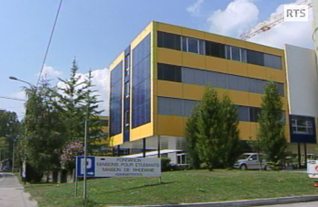 (Archives 2002) La crise du logement frappe les étudiants qui ne trouve pas de chambre pour la rentrée